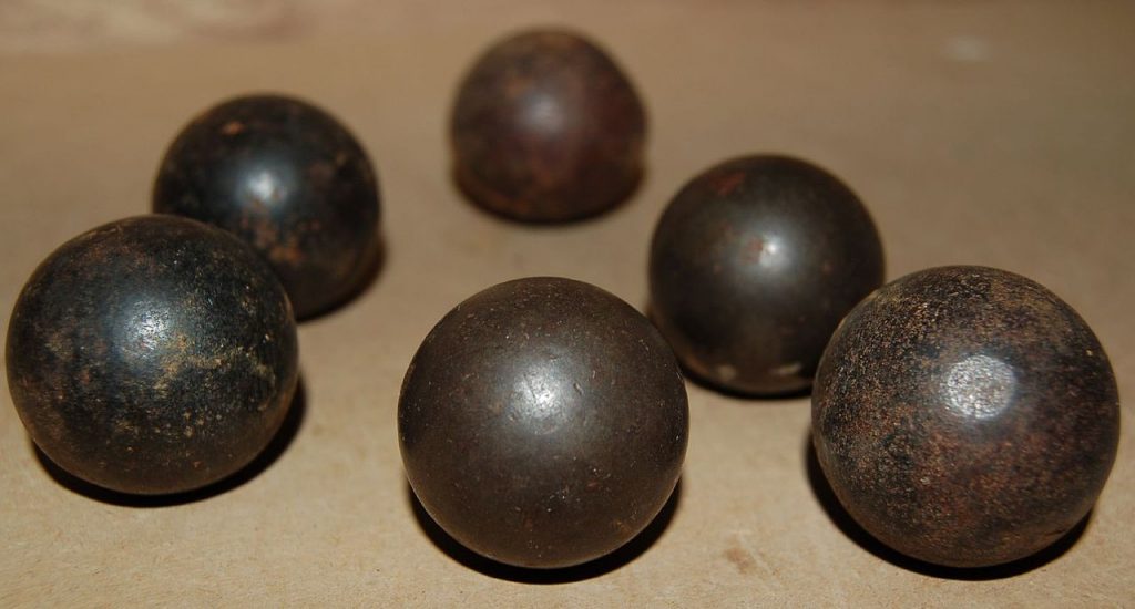 By Lee Hutchinson from Englaland - Naseby Musket Balls, CC BY 2.0, https://commons.wikimedia.org/w/index.php?curid=5214767, Ammunition, Firearms, Bullet