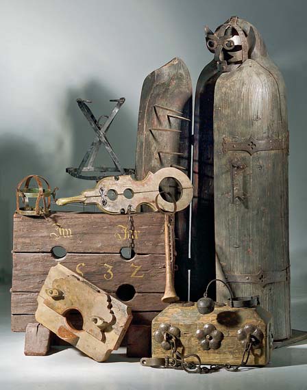Various torture instruments, Torturer Devices