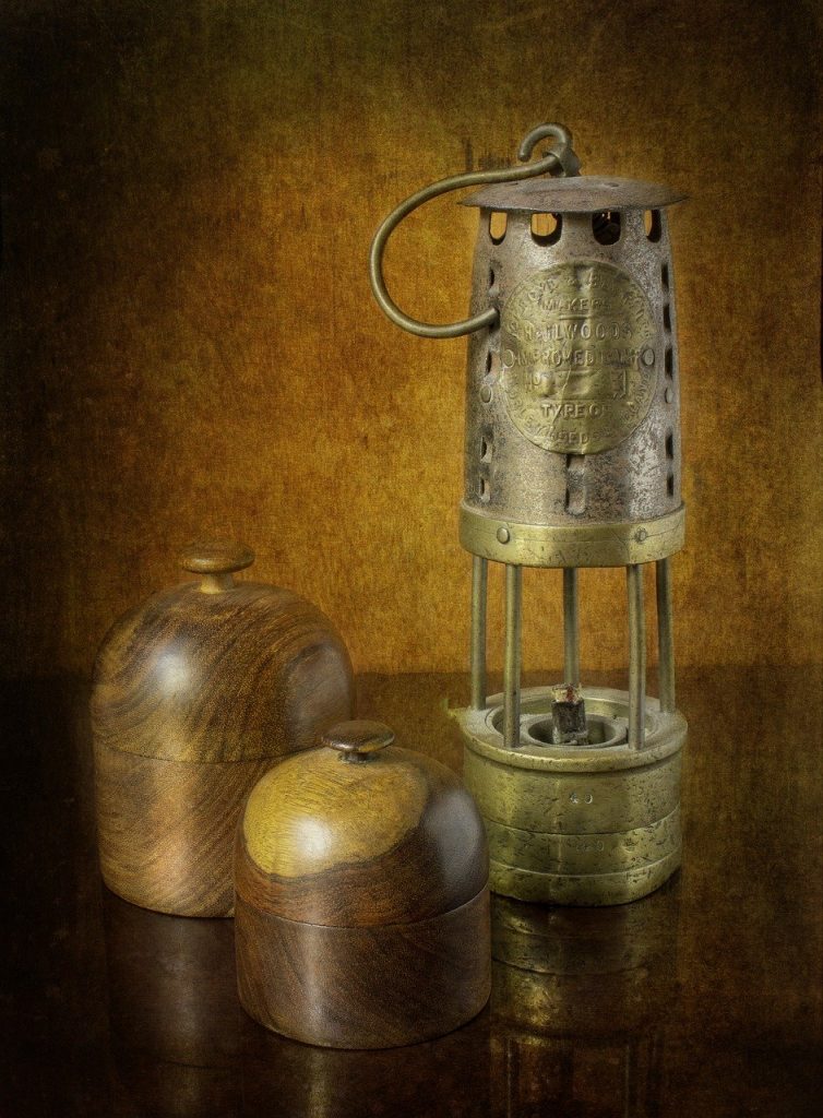 miners lamp, still-life, brass-5204938.jpg, Deep Tracker