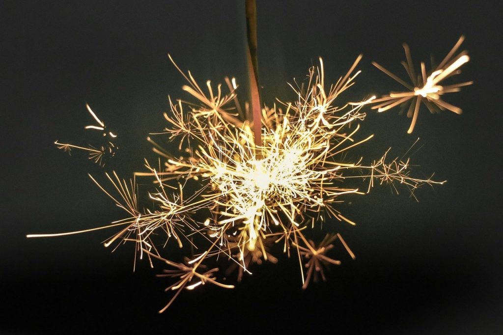 sparkler, pyrotechnics, fireworks-918836.jpg, Firework Starfountain