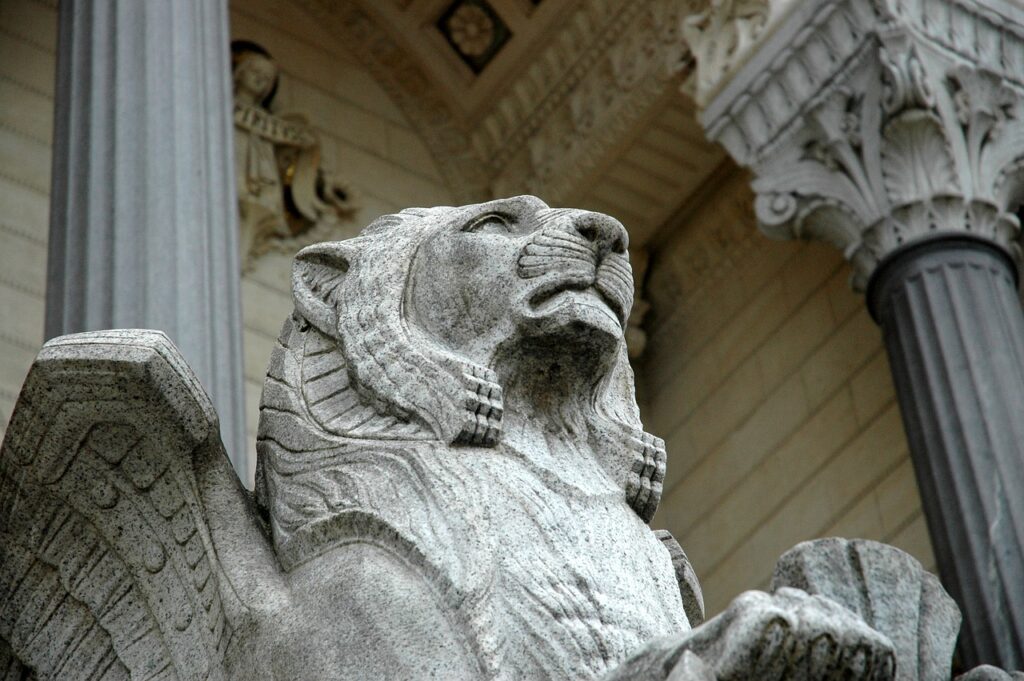 Lion Statue Fourvi%c%are Sculpture  - ThMilherou / Pixabay, Settlements, Majestic