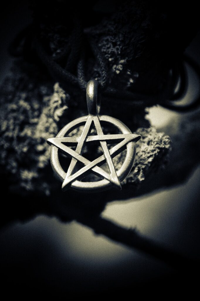 Witchcraft Spooky Pentagram  - LunarSeaArt / Pixabay, Mark of the Dark Ministry