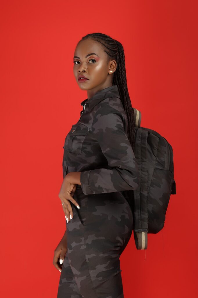 Black Woman African Model Bags  - houseoflegacy / Pixabay, Black Bag