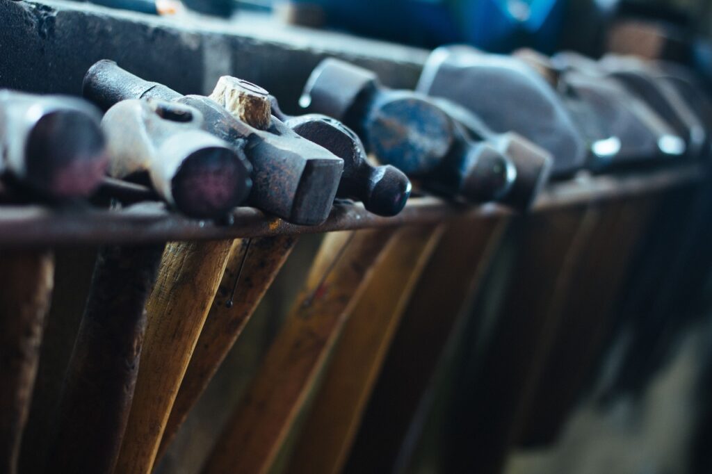 Hammer Wood Handle Metal Carpenter  - StockSnap / Pixabay, Chaos Hammer