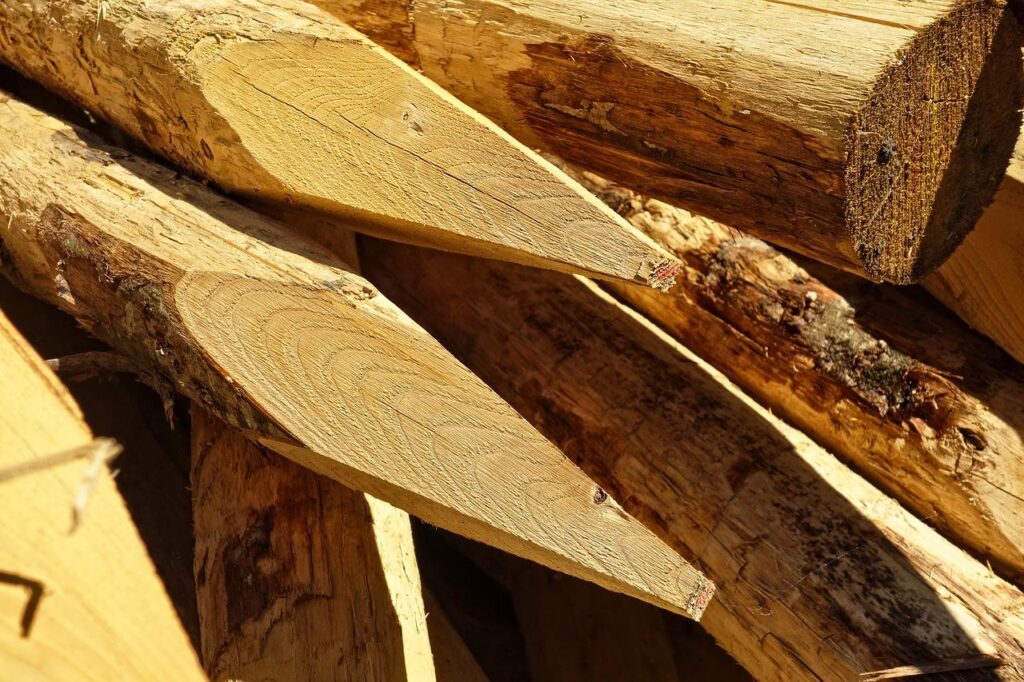 Log Wood Cut Lumber Sharpened  - MabelAmber / Pixabay, Wooden Stake