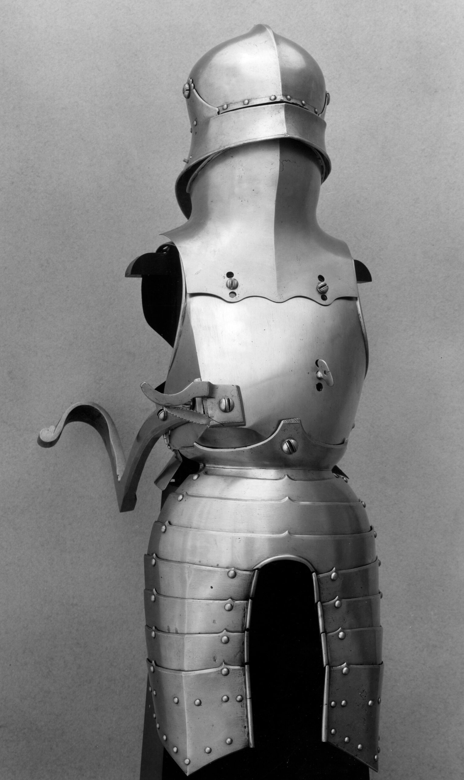 German half armour with torso, arm and helmet plates, made around 1500 with later restoration, Metropolitan Museum